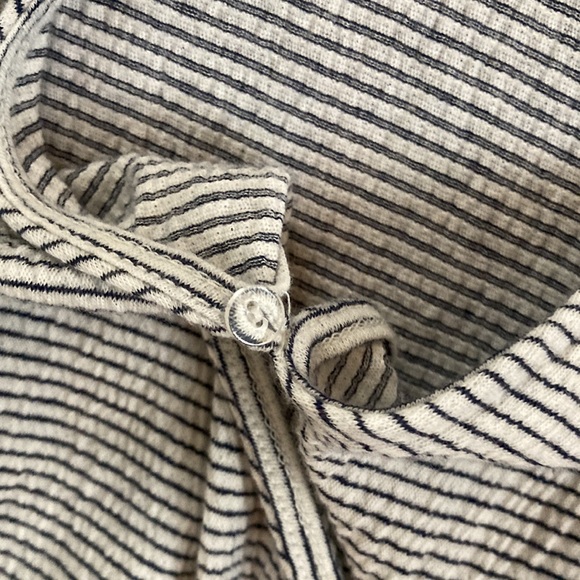 LUCKY BRAND V NECK, WRAP TOP SIZE S/P - Picture 6 of 6